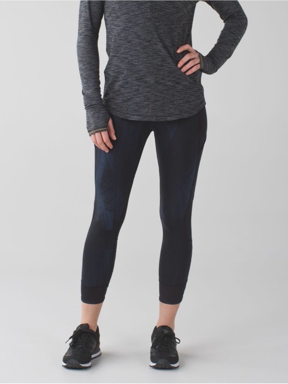 Lululemon Fresh Mesh Run Crop Wind Chill Deep Navy Black / Black 4